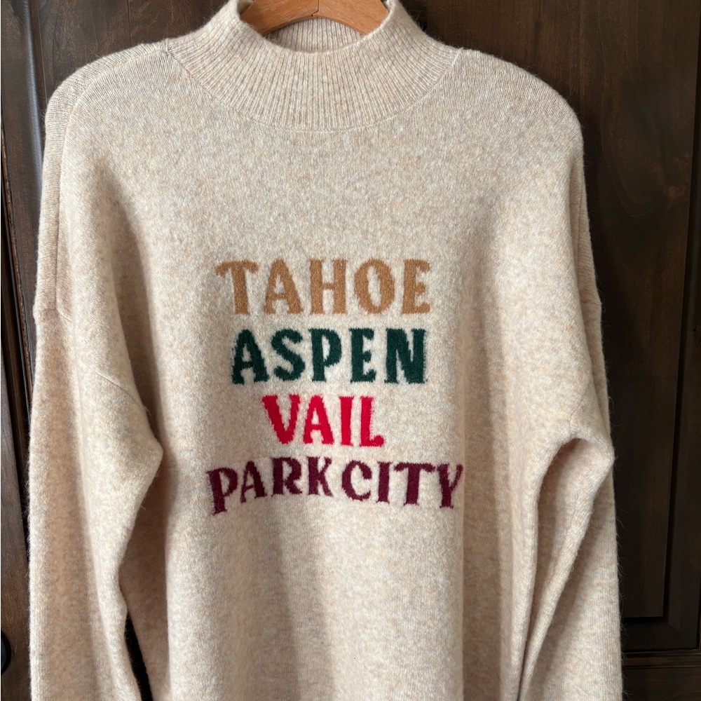 Lou & Grey NWT $49.99 Comfy Sweater
Size Medium ** So cute **